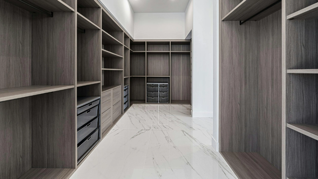 Material dan finishing untuk retail dan showroom