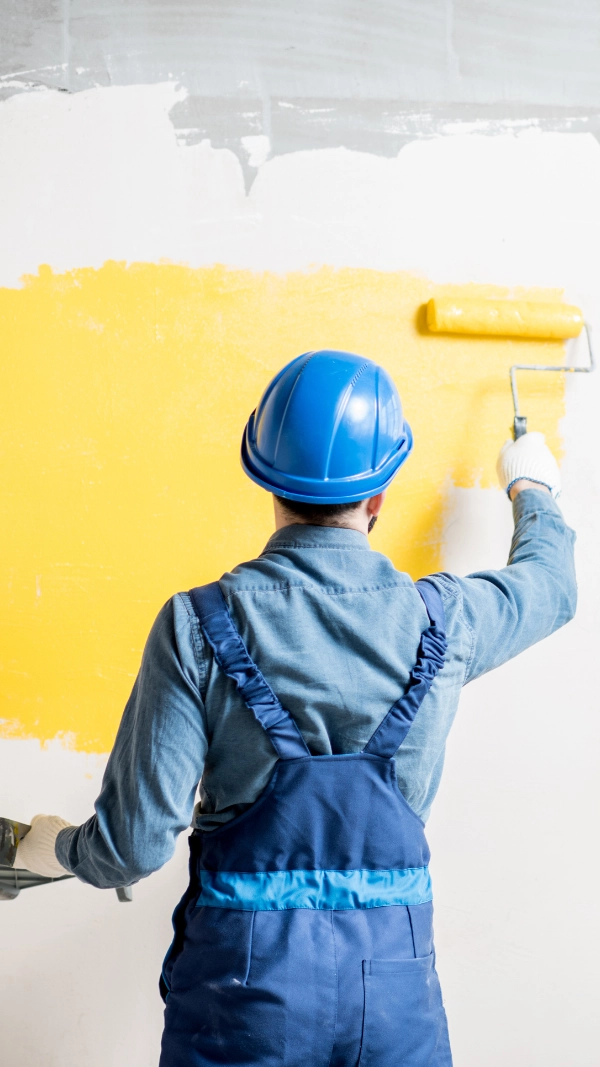 Pekerja renovasi interior untuk project fit-out