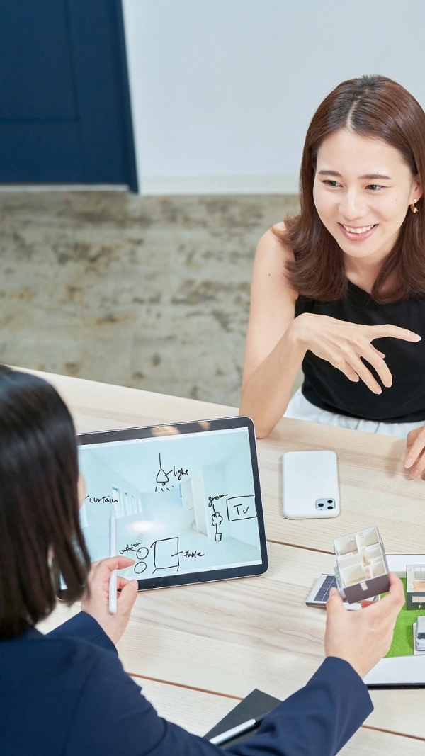 Konsultasi dan pengukuran ruang untuk furnitur custom Ayune