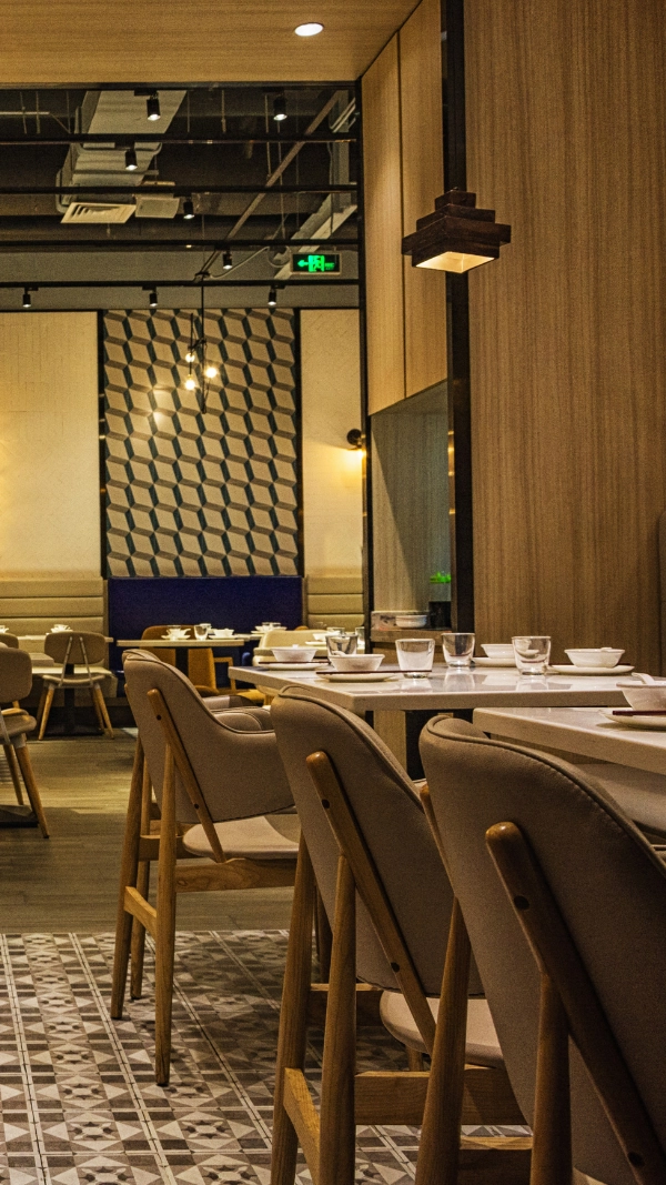 Pengerjaan interior fit-out restoran dan ruang komersial
